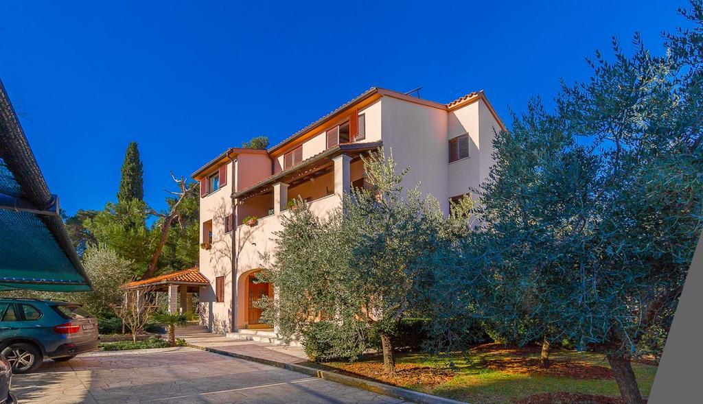 Apartments Valbandon Fažana Extérieur photo