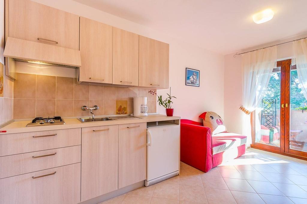 Apartments Valbandon Fažana Extérieur photo